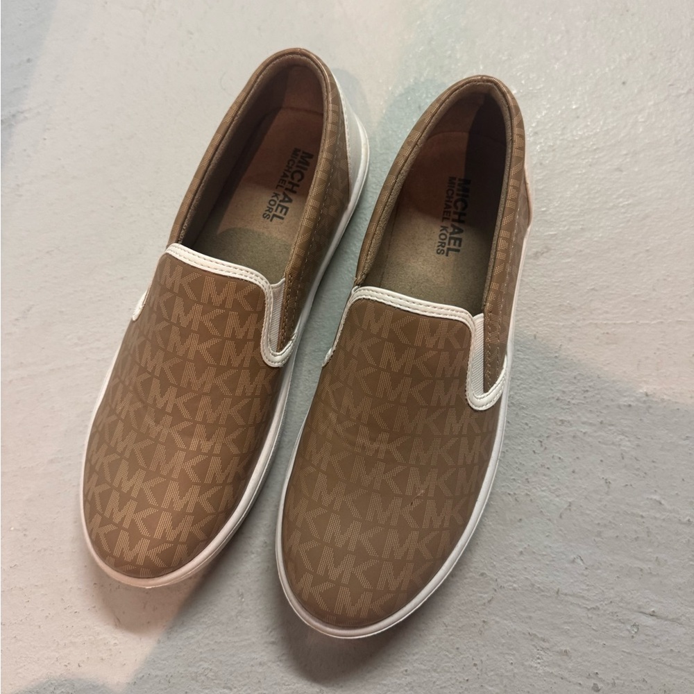 Michael Kors flats
